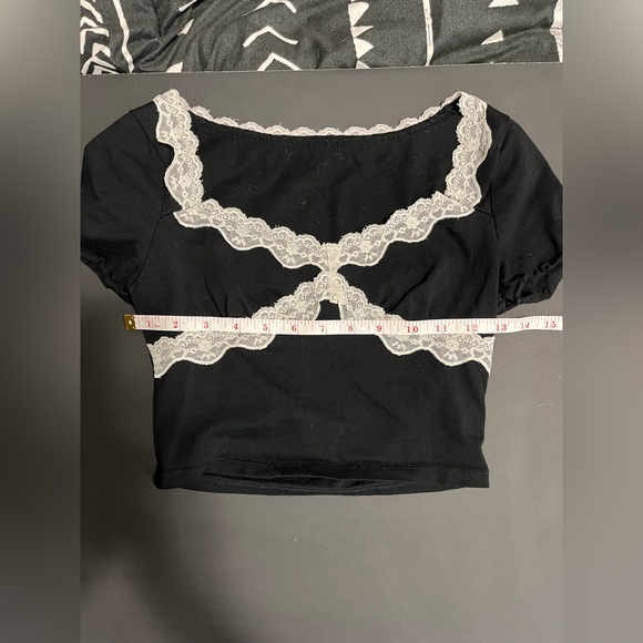 Scoop Neck Little Black Lace Trim Crop Too Tee Women’s T-Shirt Sz XS Vintage EUC - Picture 6 of 6